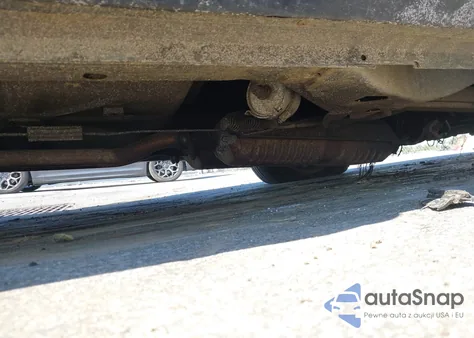 1995 Lincoln Town Car Signature/Spinnaker z USA, uszkodzony, nr VIN 1LNLM82W3SY721219